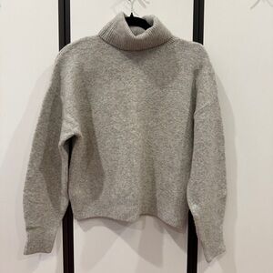 H&M Light Gray Turtleneck Sweater